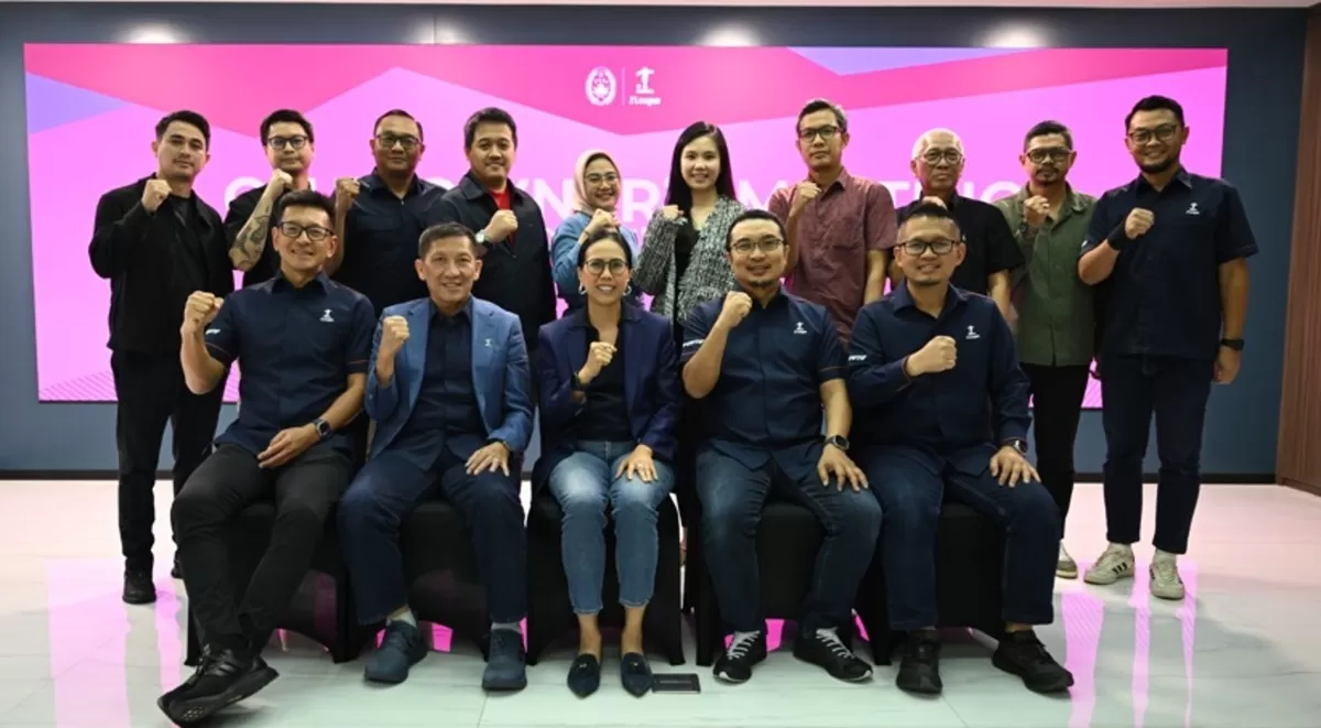 PSSI, I.League, dan perwakilan enam peserta Indonesia Women's League 2026/27 berfoto bersama selepas owner meeting di Kantor I.League, Jakarta, Kamis, 30 Juli.