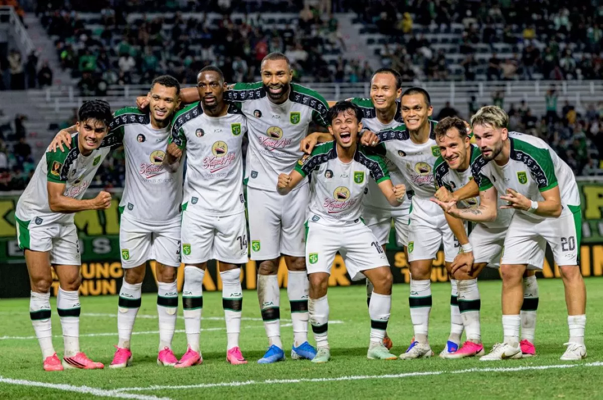 Skuat Persebaya lolos ke semifinal Piala Presiden 2026 usai kalahkan PSMS Medan 1-0. (Persebaya)