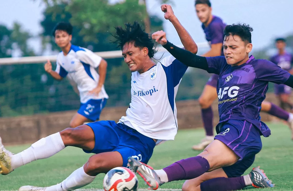Persik Kediri jalani TC di Solo dengan melakukan latih tanding bersama PSIS Semarang. (@persikfcofficial)