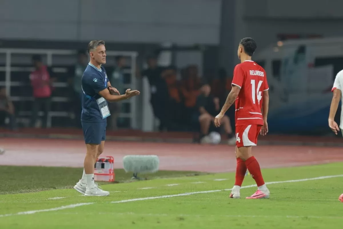 Pelatih John Herdman dalam tekanan suporter Timnas Indonesia.