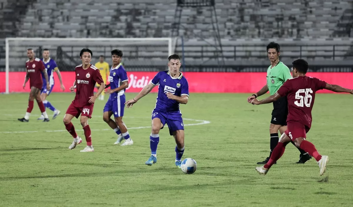 Mariano Peralta jalani debutnya bersama Persib di semifinal Piala Presiden 2026 kontra Persija. (Persib/Barly)