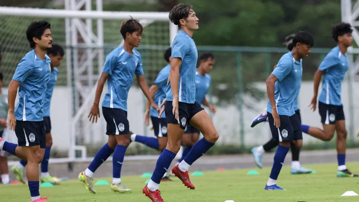 Timnas Vietnam saat menjalani sesi latihan terakhir jelang laga melawan Kamboja, di Stadion My Dihn, Hanoi, Kamis, 6 Agustus. 
