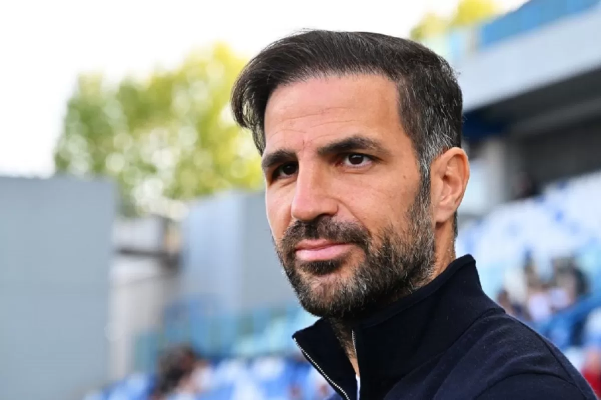Cesc Fabregas tidak akan meninggalkan Como.