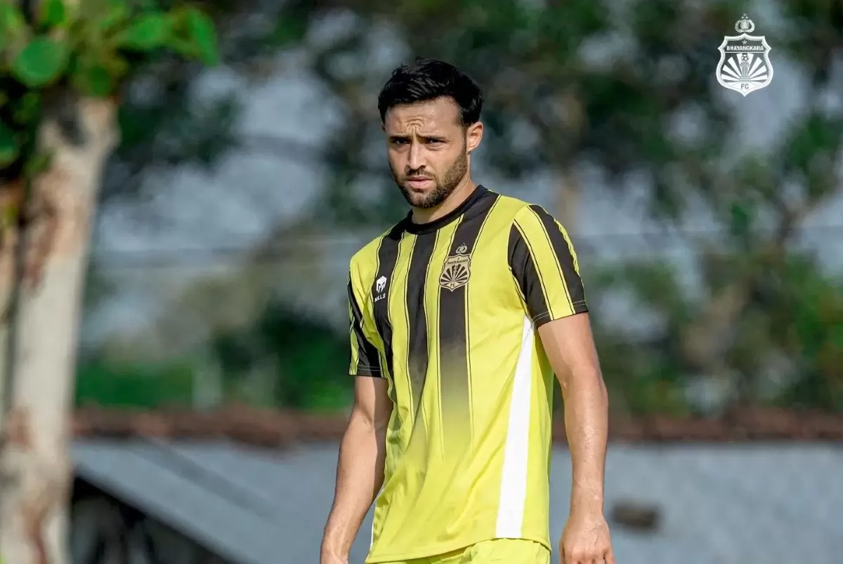 Kevin Sibille resmi memperkuat lini tengah Bhayangkara Presisi Lampung FC (@bhayangkarafc)