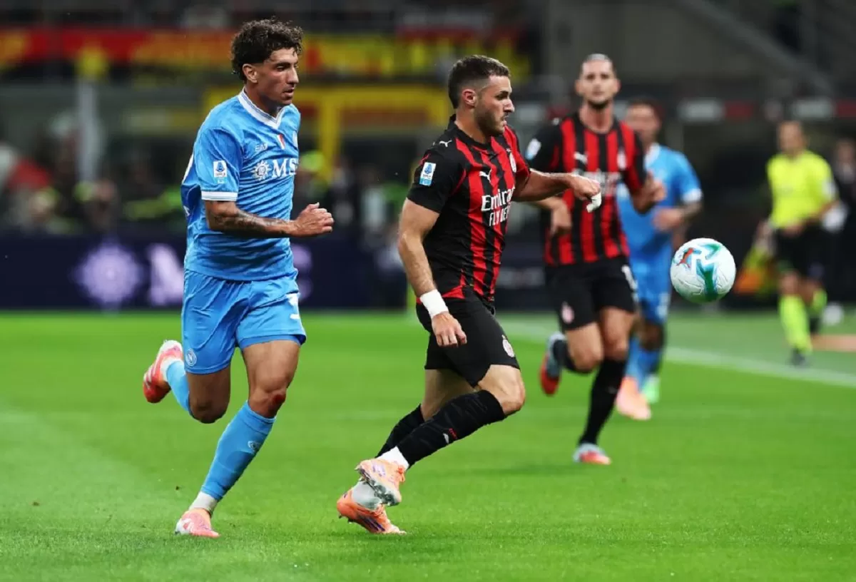 Luca Marianucci menjadi bek tengah Napoli.