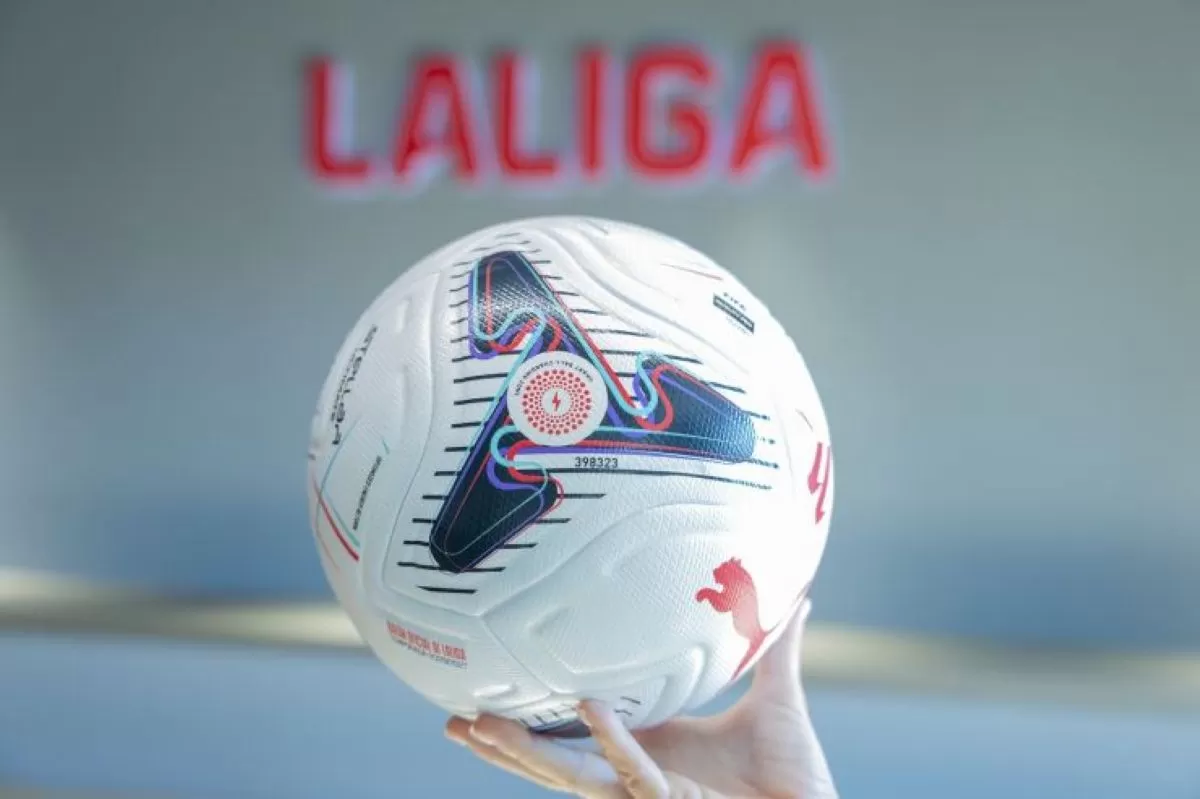 LaLiga akan gunakan bola produksi Puma dengan teknologi Connected Ball. (LaLiga)