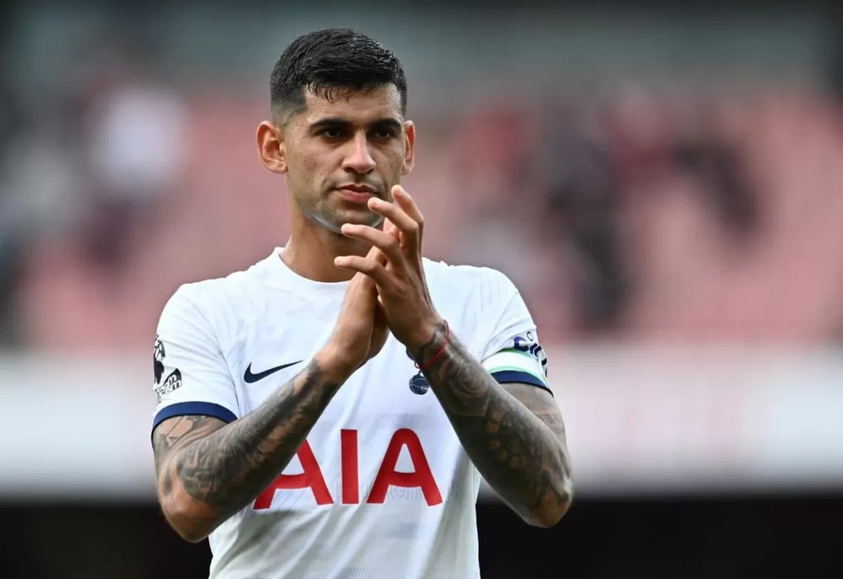 Manchester United disarankan boyong bek Tottenham Hotspur, Cristian Romero.