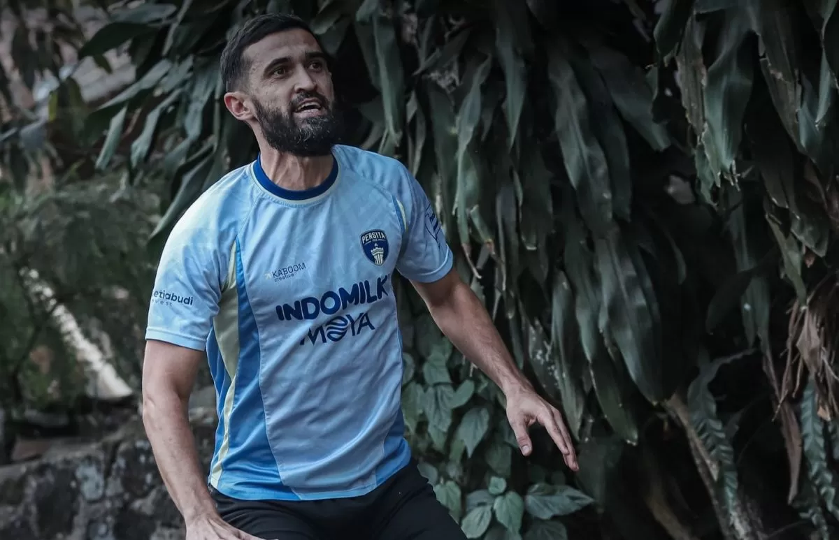 Javlon Guseynov gantikan M. Toha sebagai kapten Persita. (@persita.official)