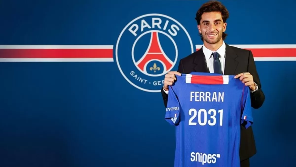 Ferran Torres resmi bergabung dengan PSG. (PSG)