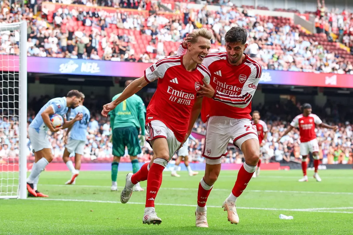 Martin Odegaard mencetak gol indah di awal babak kedua.