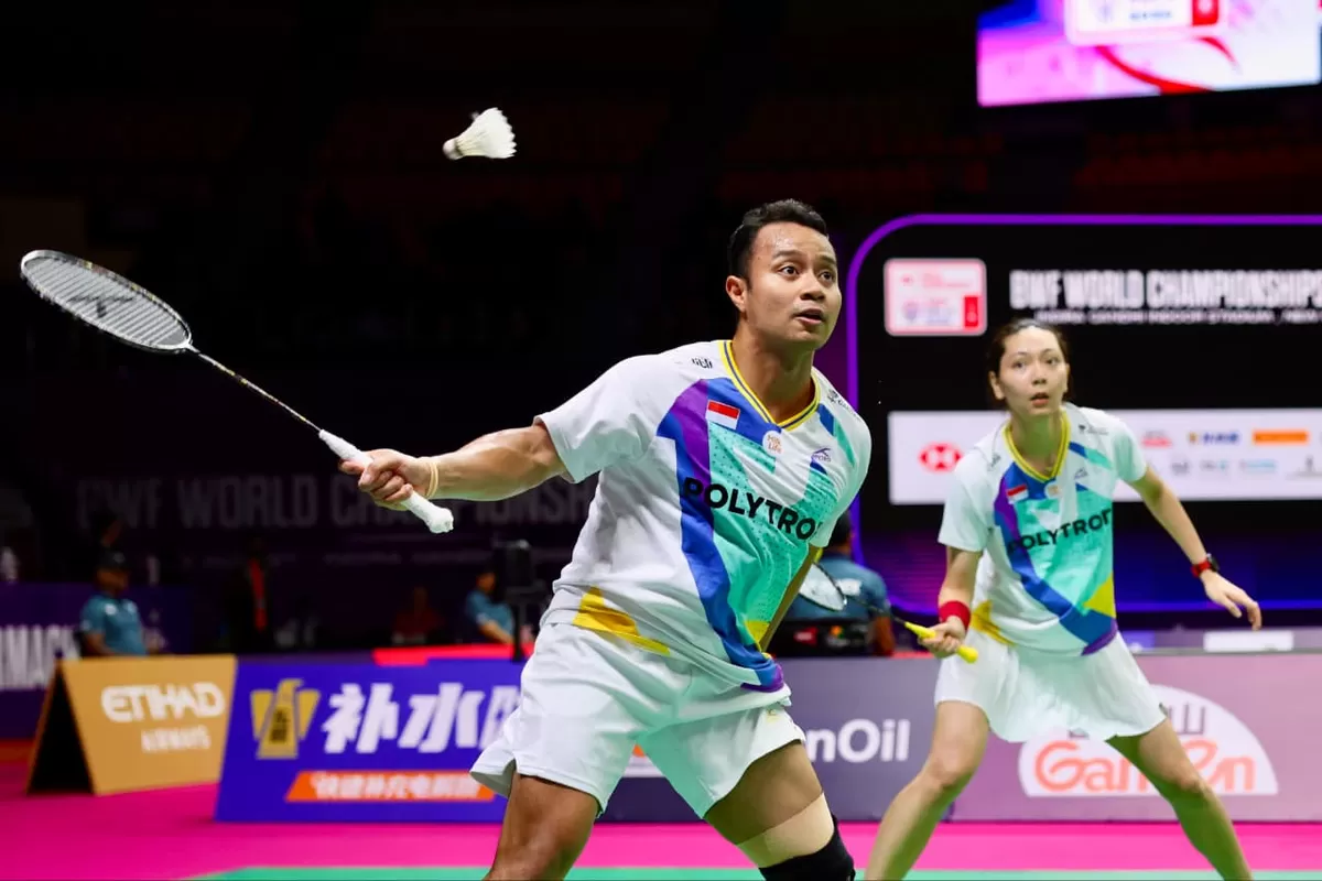 Pasangan ganda campuran Indonesia, Rehan Naufal Kusharjanto/Gloria Emanuelle Widjaja. 