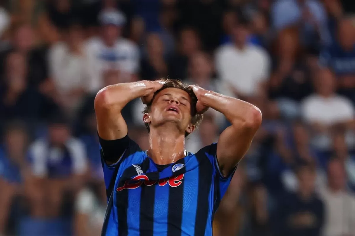 Giogio Scalvini harus keluar lapangan lebih awal dalam laga Conference League Atalanta.