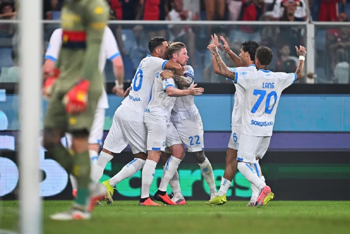 Kevin De Bruyne mencetak satu gol dan satu assist untuk Napoli.