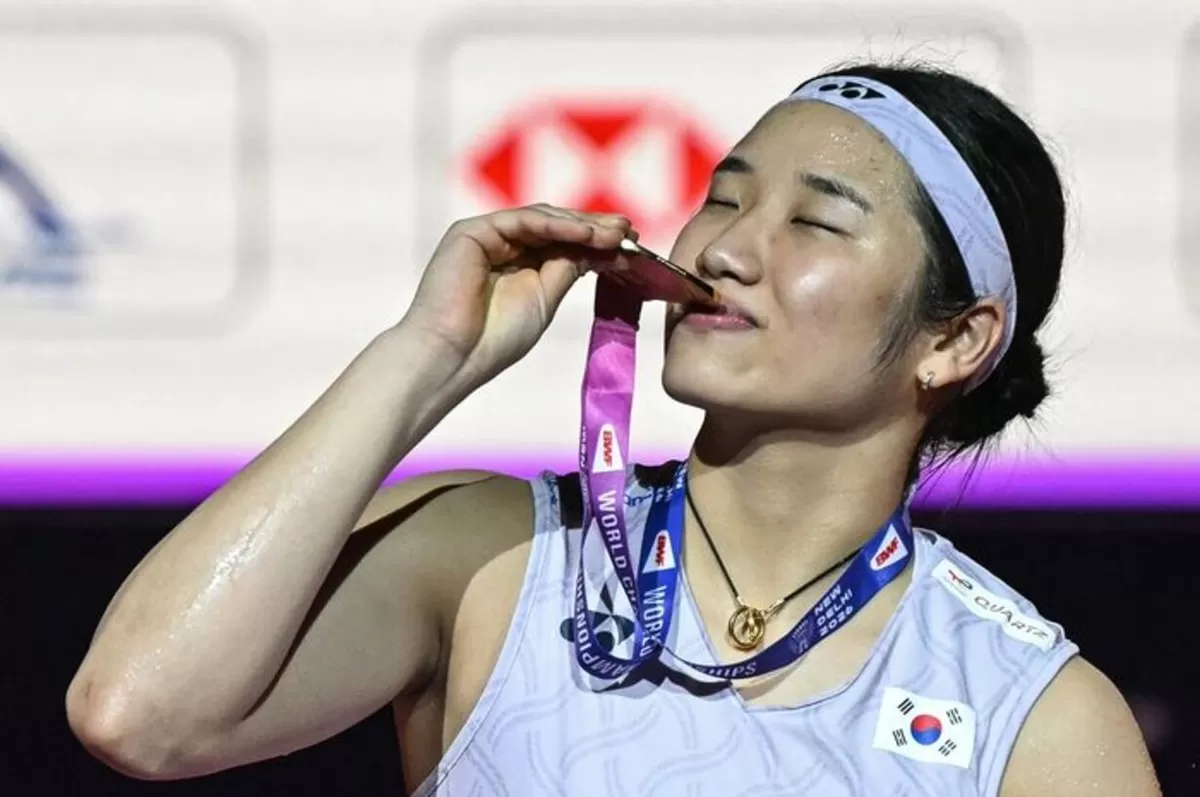 Tunggal putri Korea Selatan, An Se Young menjadi juara dunia baru 2026 usai menundukkan sang juara bertahan, Akane Yamaguchi, di New Delhi, India, Minggu, 23 Agustus.