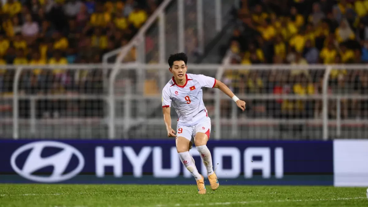Nguyen Dinh Bac menjadi salah satu sosok penting di balik langkah Vietnam di final ASEAN Championship 2026.