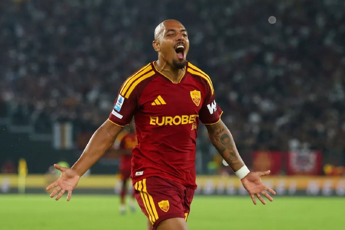 Donyell Malen mencetak hat-trick untuk Roma.