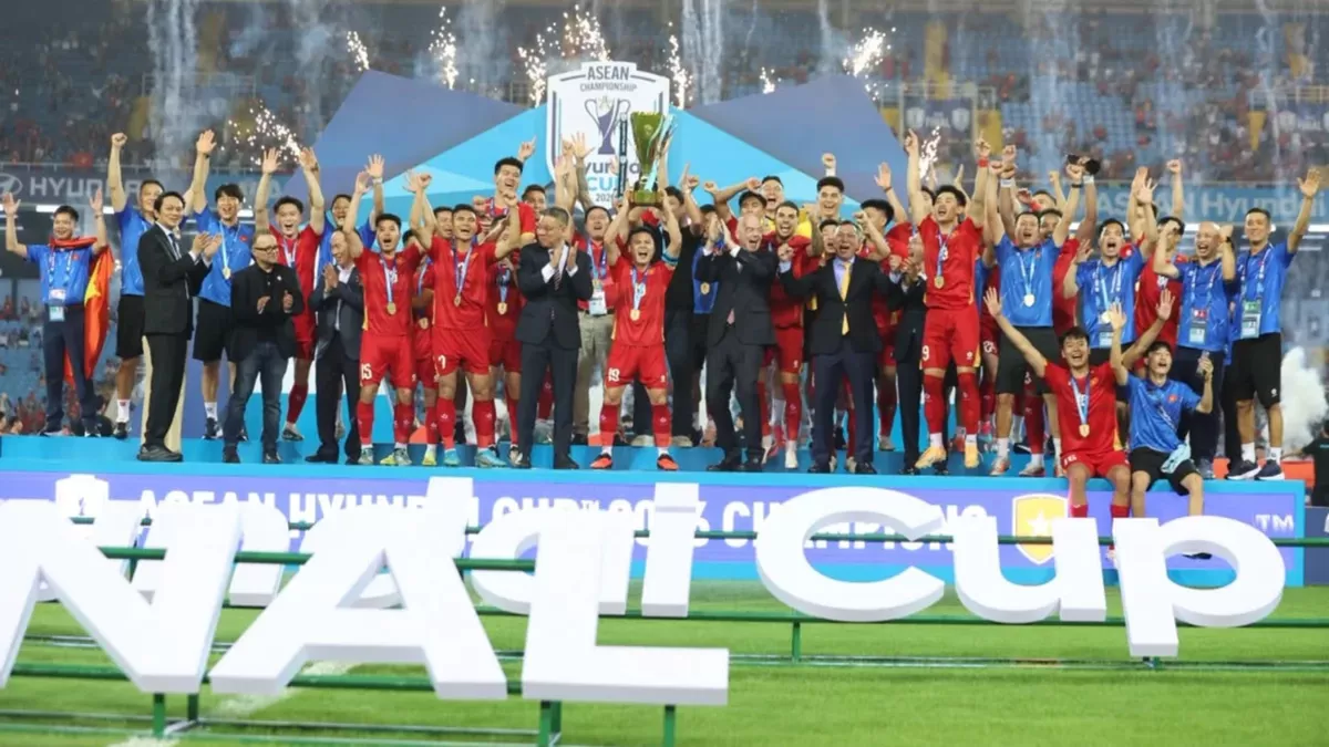Vietnam mempertahankan gelar juara Asia Tenggara setelah mengakhiri leg dua final ASEAN Championship 2026 dengan hasil imbang 2-2. Vietnam menang agregat atas Thailand.