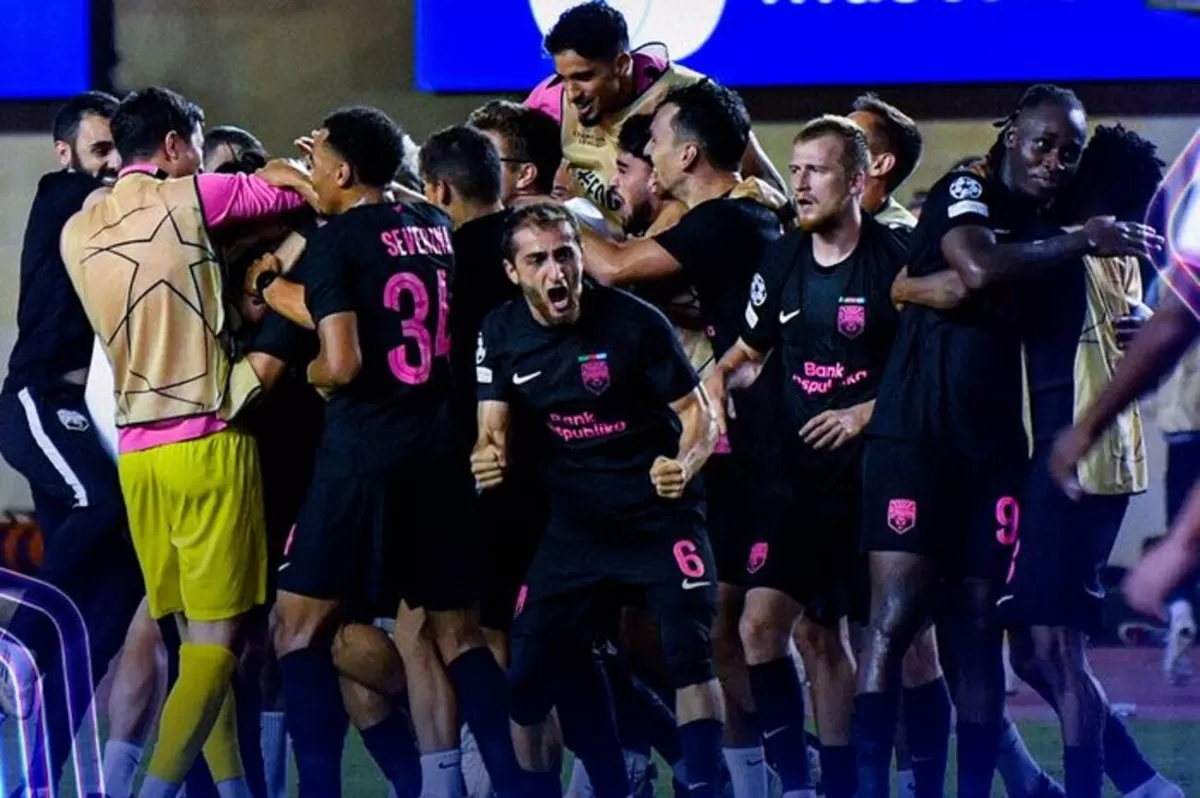 Skuad Sabah FK berselebrasi usai memastikan diri melaju ke fase grup Liga Champions 2026/27.