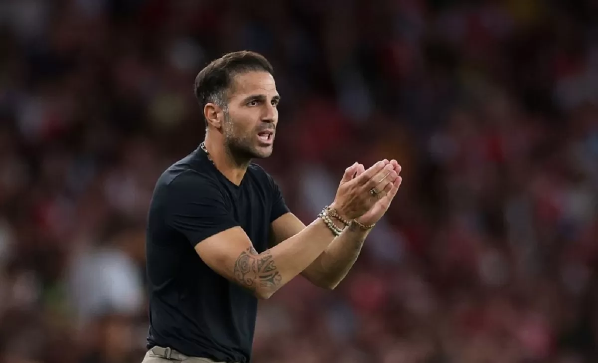Pelatih Como Cesc Fabregas akan kembali ke Barcelona.