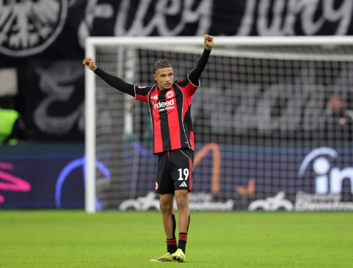 Milan kini mengincar pemain sayap Eintracht Frankfurt, Jean Matteo Bahoya