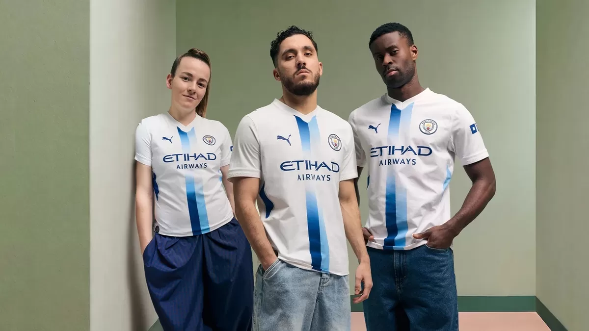Seragam ketiga Manchester City 2026/27 garapan penggemar.