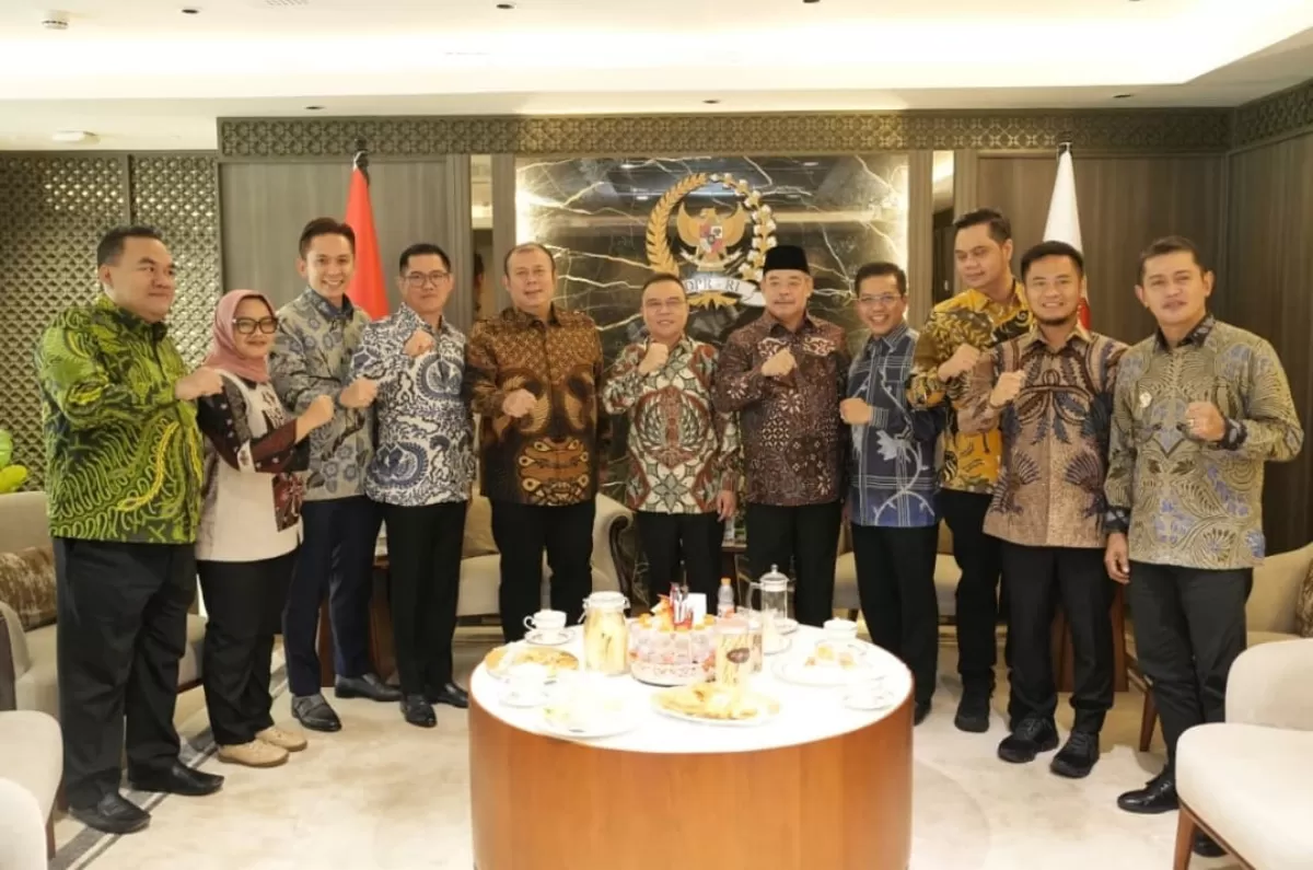 Wakil Ketua DPR RI, Sufmi Dasco Ahmad dan Cucun Ahmad Syamsurijal terima audiensi dengan APKASI terkait pembangunan daerah.  (Dok.istimewa)