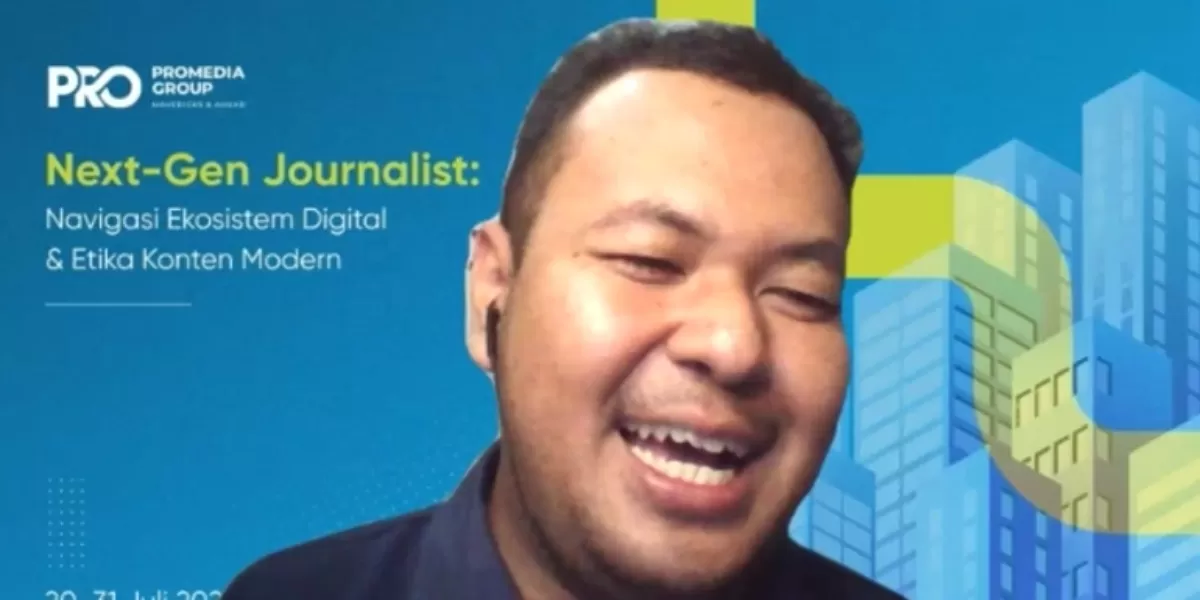 Pimred About Malang, Arvendo Mahardika dalam  'Bootcamp Next-Gen Journalist: Navigasi Ekosistem Digital dan Etika Konten Modern' bersama Promedia Group via daring, pada Jumat, 31 Juli 2026.  (Dok.Promedia)