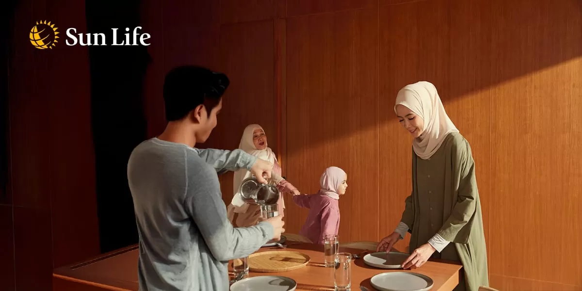 Sebagai menteri keuangan, ibu harus bisa mengelola uang THR dengan bijak  (Sun Life Indonesia )