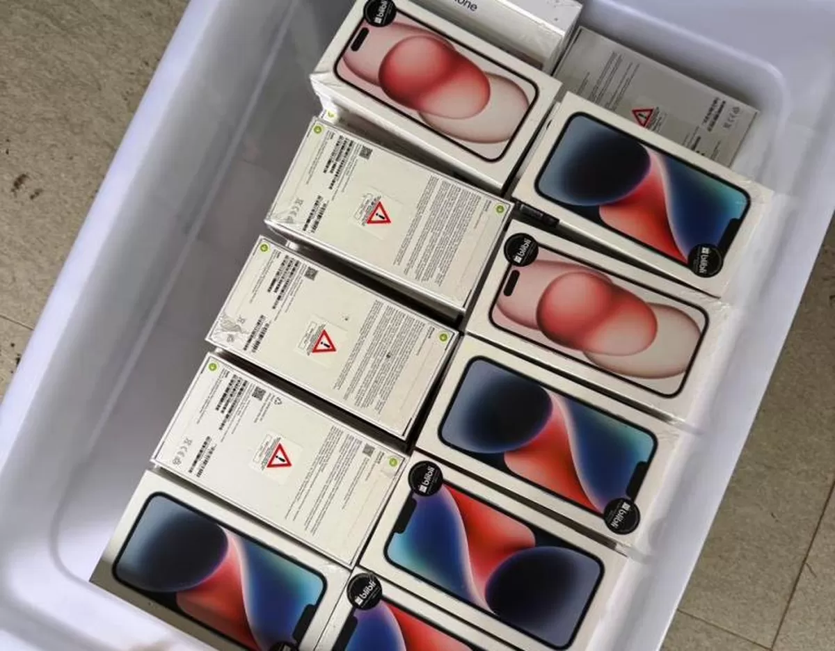 Terungkap! 337 Handphone Ilegal Diselundupkan Lewat Kompartemen Rahasia di Batam | Foto : Bea Cukai Batam