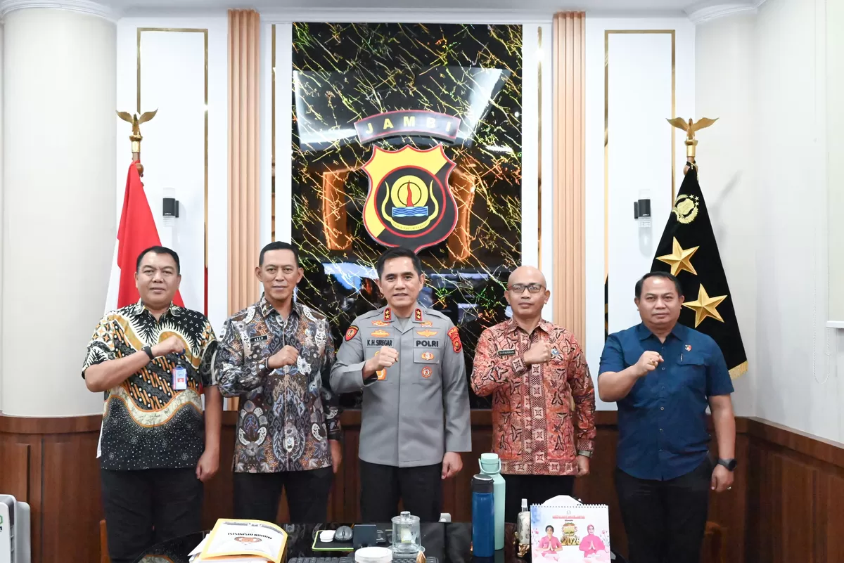 Kapolda Jambi terima Silaturahmi Kepala BNN Jambi. (Doc. Humas Polda Jambi)