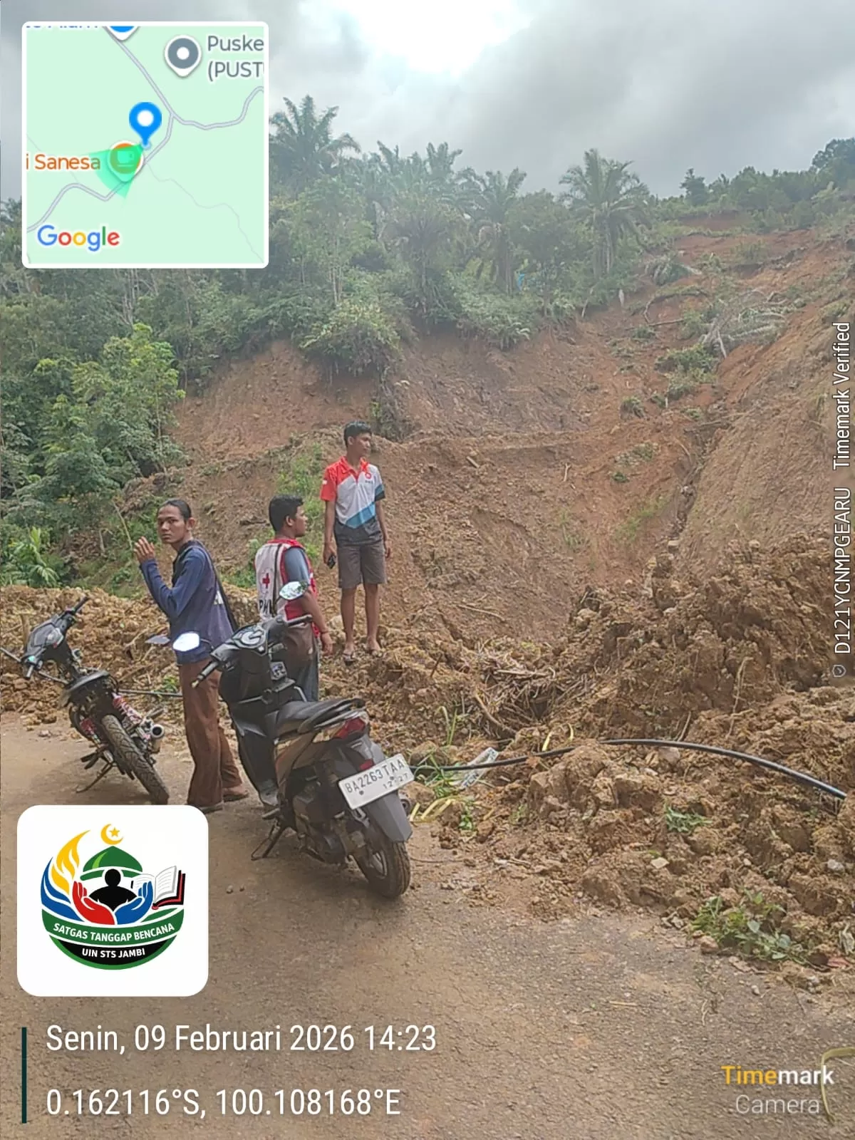 PMI Provinsi Jambi Dampingi Satgas Bencana UIN STS Jambi Bantu Pemulihan Pascabencana di Palembayan Agam. (Doc. PMI Jambi)