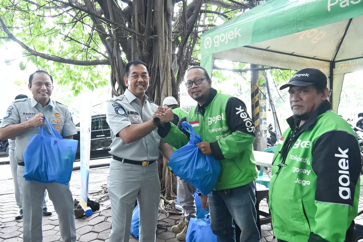 Jasa Raharja Hadir di Tengah Komunitas Ojol Rawa Buaya. (Doc. Humas JR)
