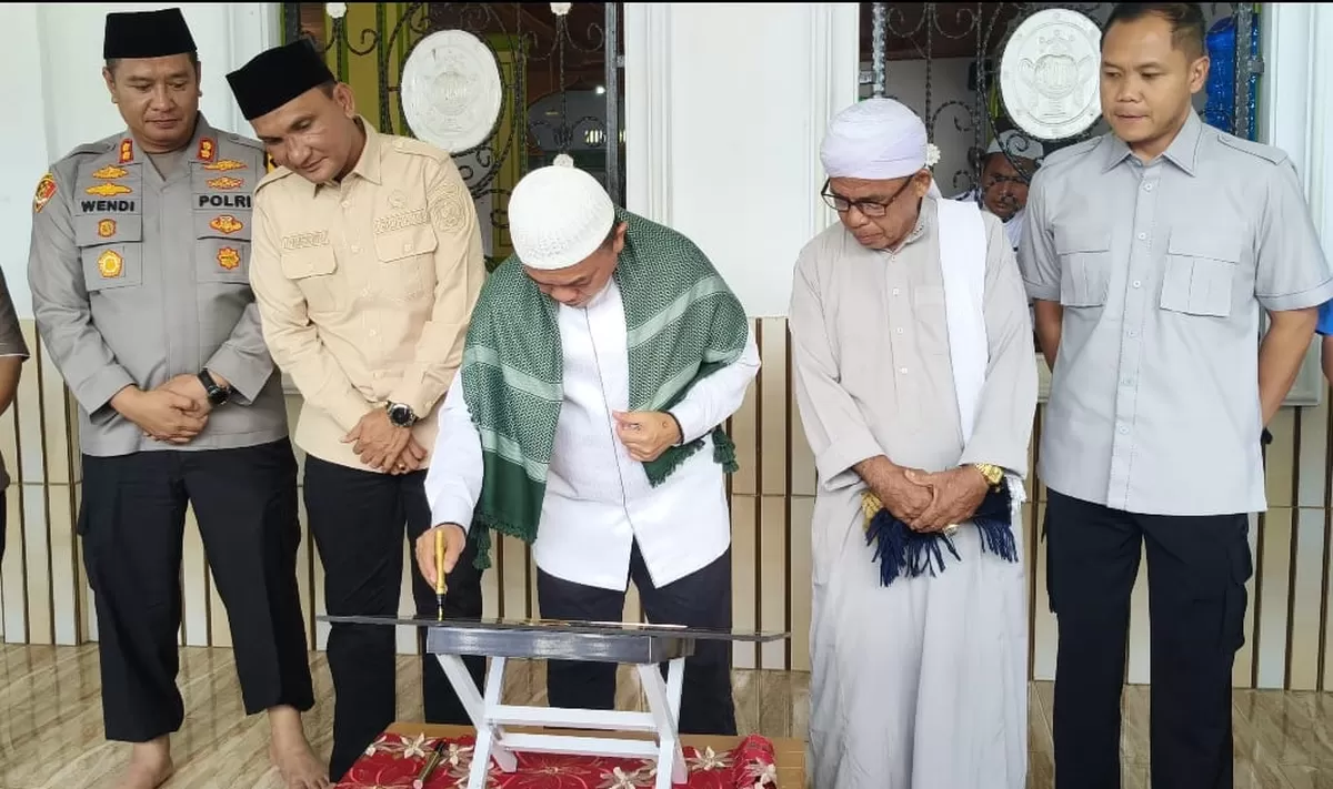 Gubernur Al Haris Resmikan Jalan 88 Km Simpang Pelawan–Batang Asai. (Doc.Harun Al Rasyid)