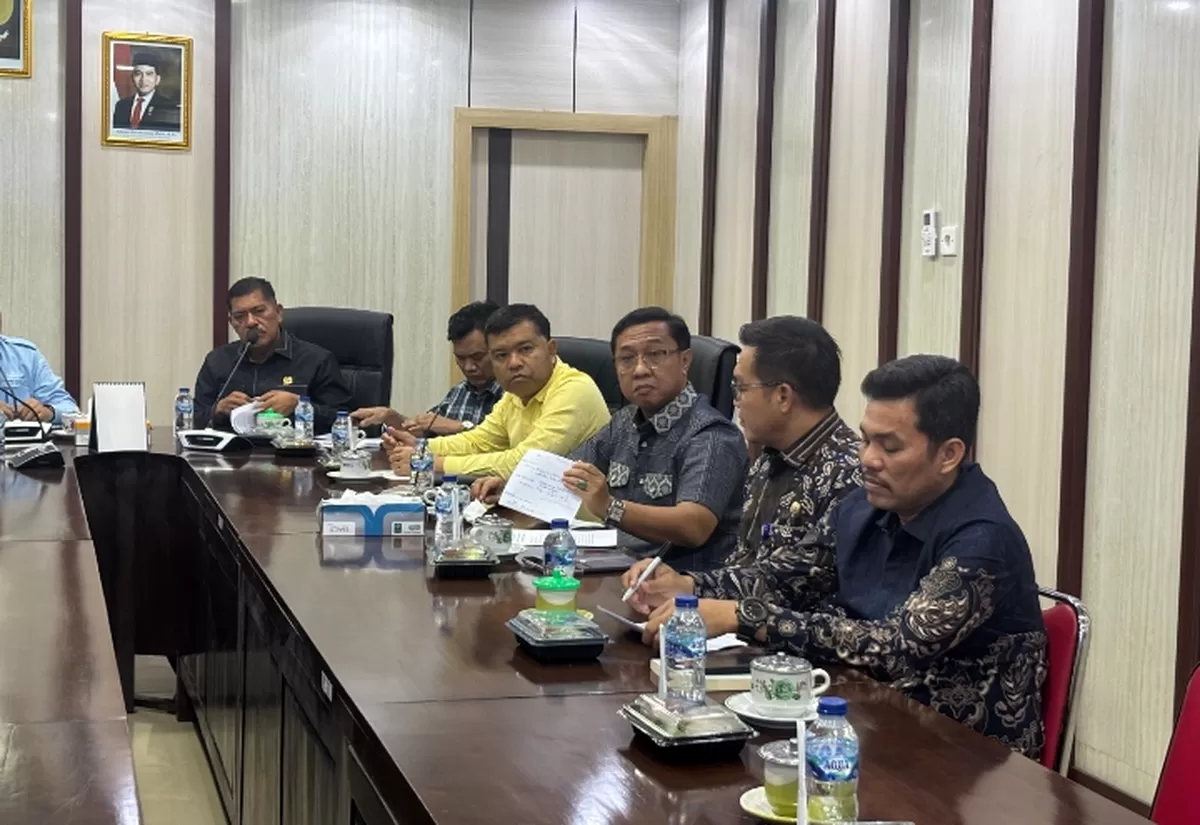 Pansus I DPRD Jambi Gelar Pertemuan dengan Bupati Tanjabbar.(Doc. Hms DPRD Jambi)