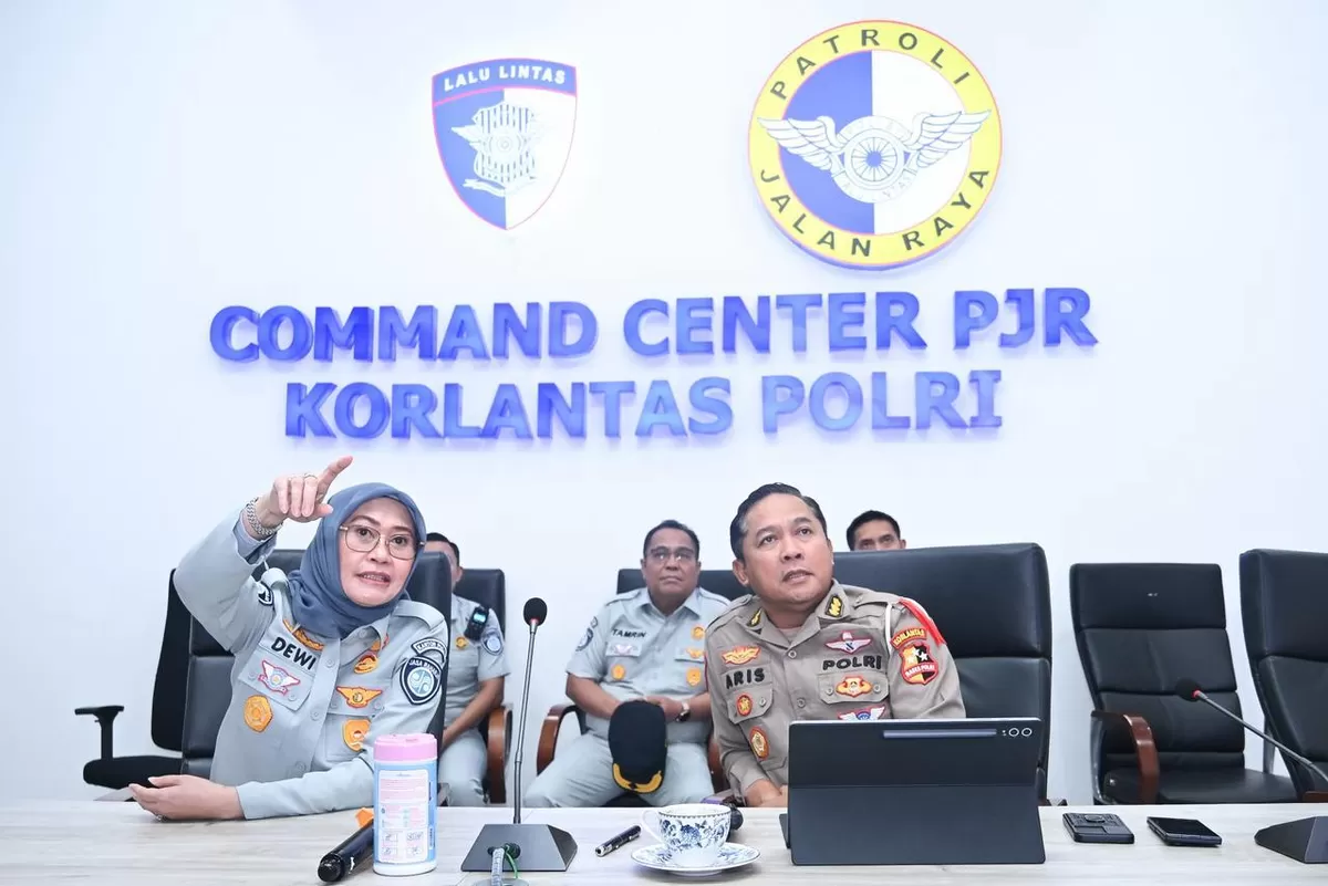 Jasa Raharja dan Korlantas Polri Pantau Command Center KM 29. (Doc. Humas JR)