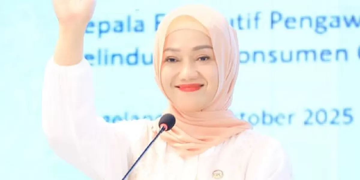 Ketua Dewan Komisioner OJK, Friderica Widyasari Dewi umumkan reformasi pasar modal terbaru untuk tingkatkan transparansi dan kepercayaan investor Indonesia. ( (Instagram.com @fridericawidyasari)