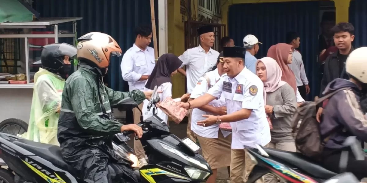Bantu Pengendara Berbuka Puasa, Gerindra Semarang Bagikan Ratusan Takjil di  Manyaran - Suara Merdeka
