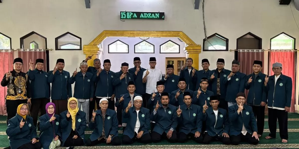  Pimpinan DPRD Kota Bandung, Dr. H. Edwin Senjaya, S.E., M.M., bersilaturahmi bersama MUI Kecamatan Bandung Kidul, di Masjid Baitul Ma'mur, Bandung, Jumat, 6 Maret 2026 lalu (Foto: Dok. Cipta/Humpro DPRD Kota Bandung)