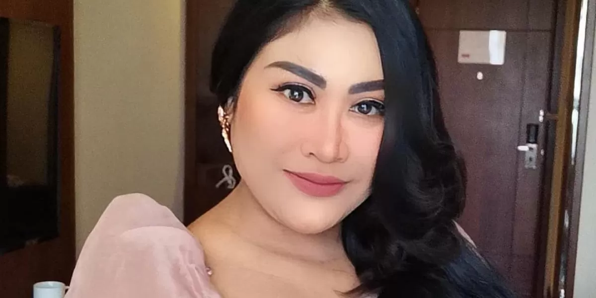 Boiyen cerita soal perceraian dirinya dengan Rully Anggi Akbar alias Ezel (Foto: Gorajuara/ Instagram/ @boiyenpesek)