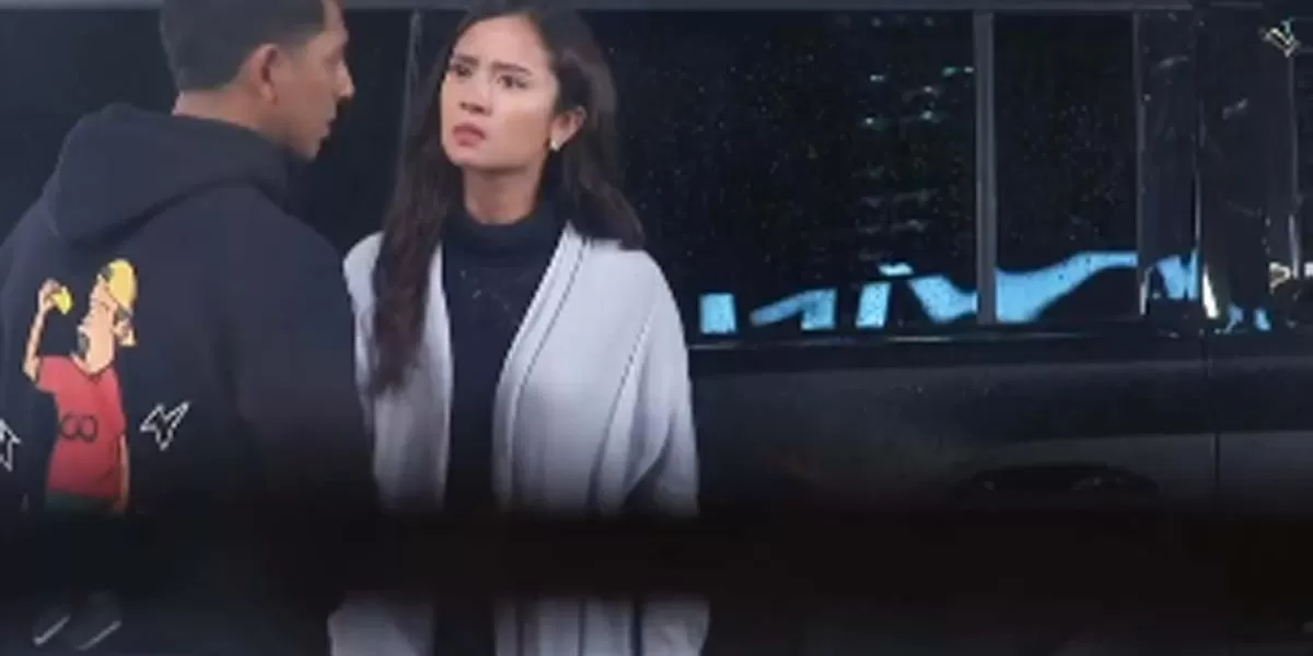 Sena nyeletuk menyebutnya selingkuh. Davina merasa tidak terima dengan omongan Sena. (Gorajuara/ Instagram @rctilayardramaindonesia)