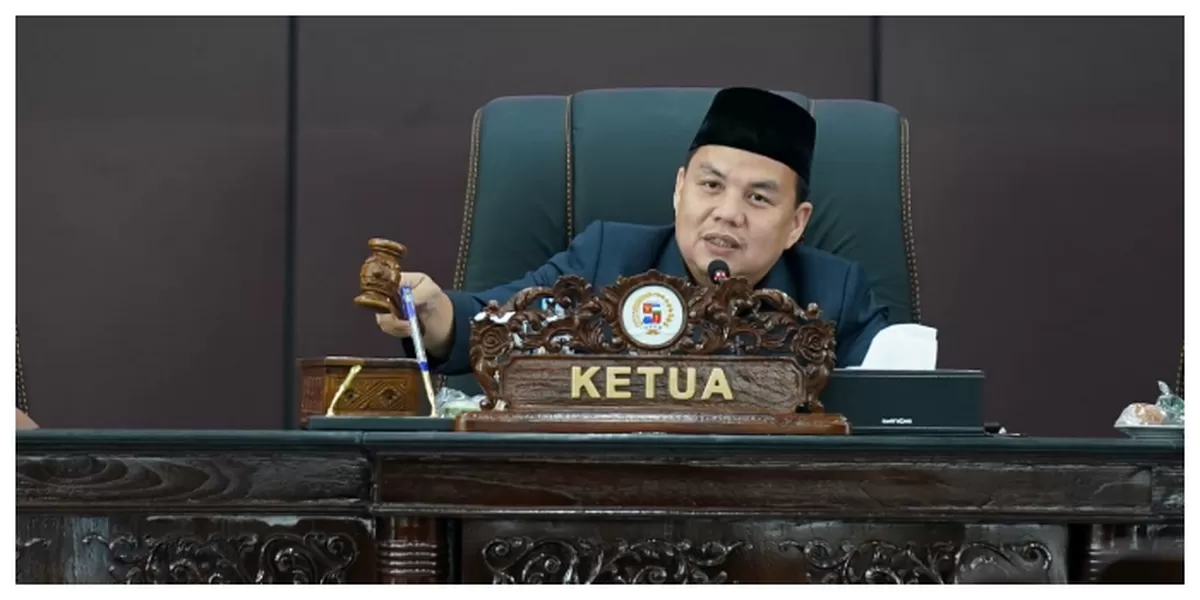 Ketua DPRD Kota Bogor Adityawarman Adil memimpin Rapat Paripurna Pembukaan Masa Sidang Kedua Tahun Sidang 2026 DPRD Kota Bogor, Senin (5/1/2026). (Realitasonline.id/Dok)