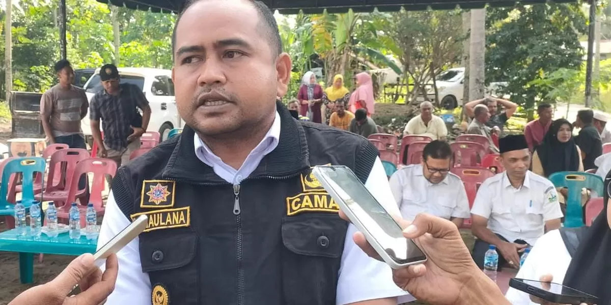 Camat Juli, Hendri Maulana