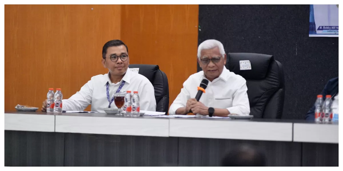 Wagub Sumut Surya buka Pertemuan Forum Strategis dengan seluruh pimpinan OPD Pemprov Sumut di Kota Parapat Simalungun, Jumat malam (9/1/2026). (Realitasonline.id/Alexander AP Siahaan/Kominfo Provsu)