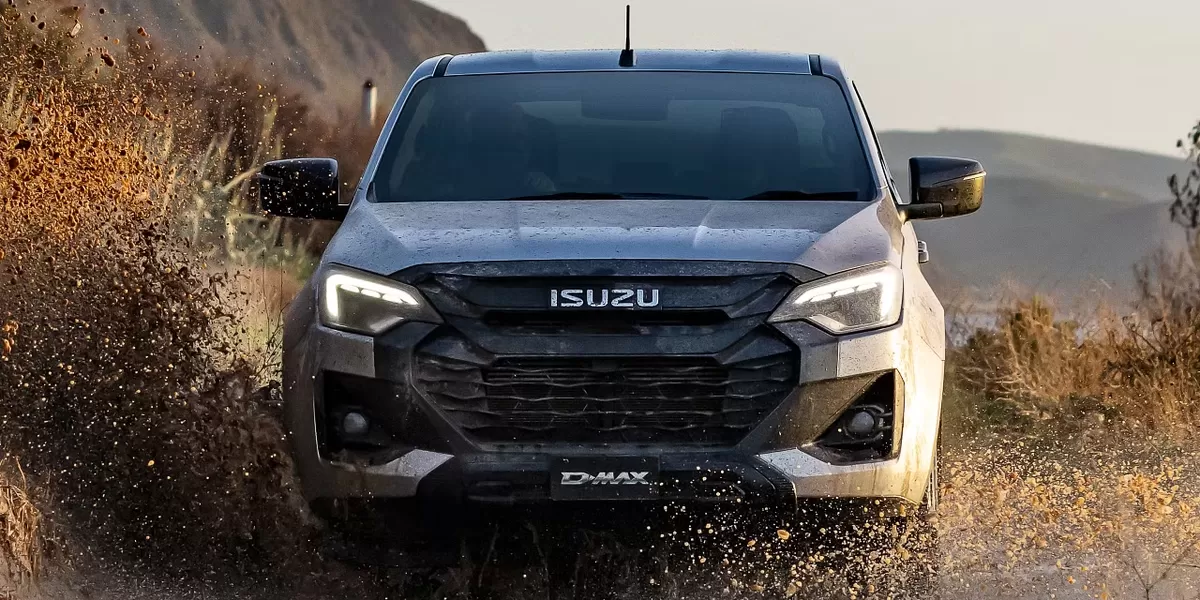 Mesin turbo-diesel 1,9 liter resmi digantikan oleh unit diesel 2,2 liter baru yang lebih bertenaga dan efisien. (drive)