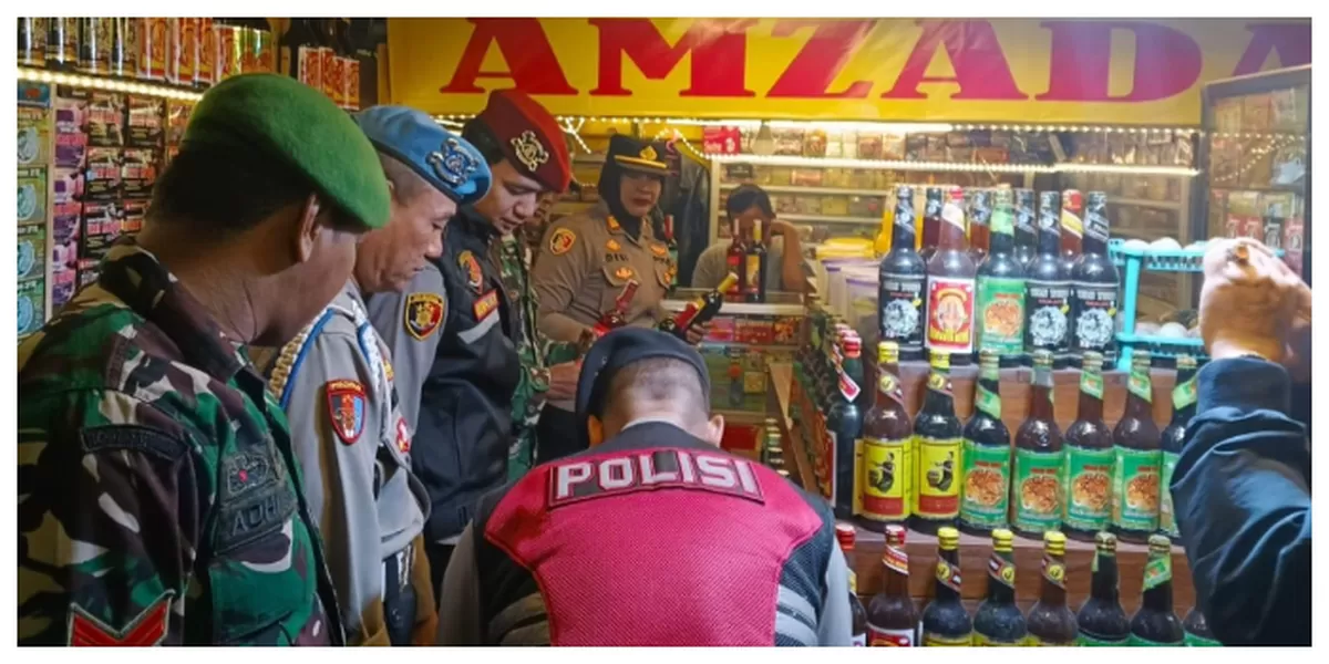 Kapolsek Megamendung AKP Desi Triana memimpin Patroli KRYD gabungan Tiga Pilar yang mengamankan 73 botol minuman keras di wilayah hukum Polsek Megamendung, Kabupaten Bogor. (Realitasonline.id/Dok)