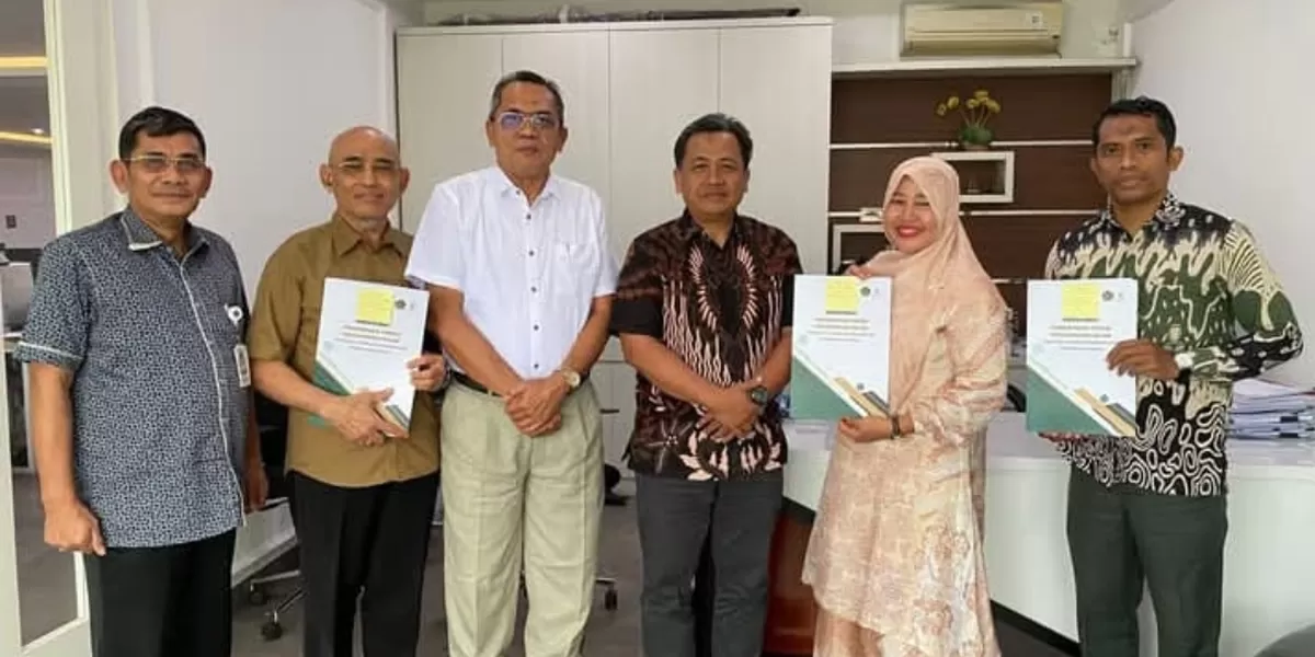 Berdirinya STAI ini juga dilatarbelakangi oleh kondisi pendidikan generasi muda Pantai Barat. 