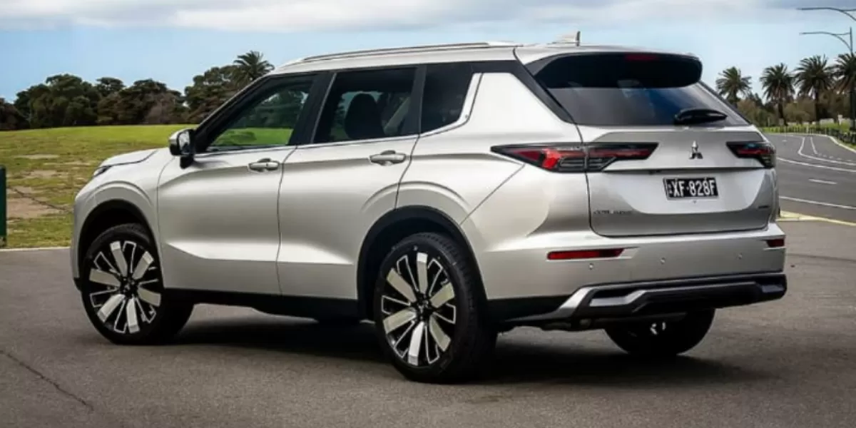 Ilustrasi  Mitsubishi Outlander Aspire AWD 2026. (Mitsubishi)