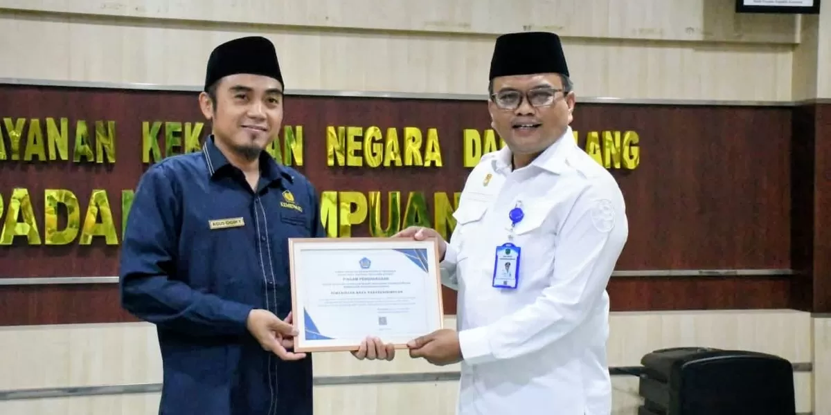 Wali Kota Padangsidimpuan, Letnan Dalimunthe, di sela acara pembukaan pelaksanaan lelang barang milik daerah Pemko Padangsidimpuan yang digelar di Aula Kantor KPKNL Padangsidimpuan, Rabu (14/1/2026).(Foto : Realitasonline / Riswandy)