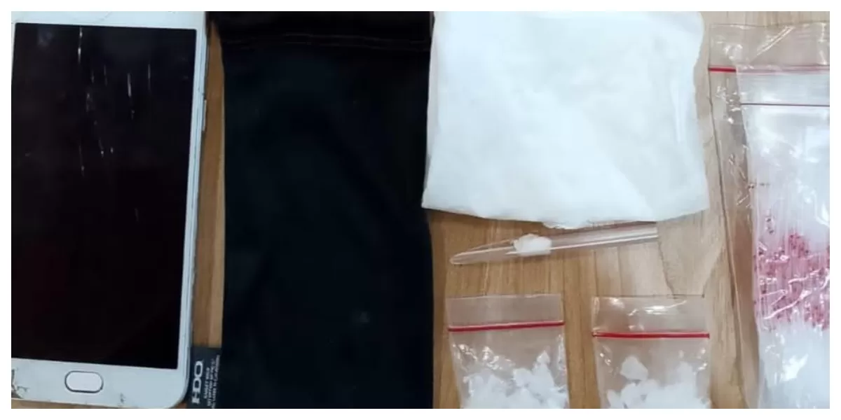 Barang bukti yang diamankan dari terduga pengedar sabu di kawasan Mabar Pelabuhan Belawan. (Ogek Tanjung/Humas Poldasu) 