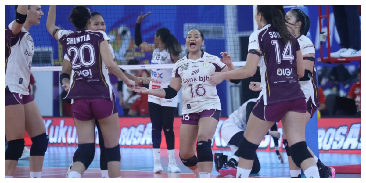 Keterangan Foto : Selebrasi pemain Bandung BJB Tandamata saat bertanding melawan Medan Falcons (Realitasonline.id / KIM)